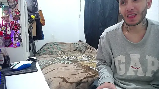 Snapshot of esjrobles chatting on September 24, 2025, 12:19 pm esjrobles online show from September 24, 2025, 12:19 pm