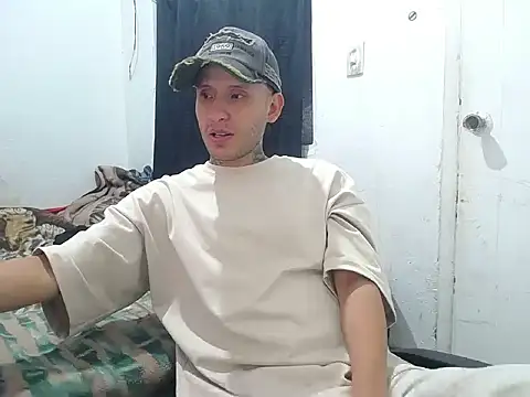 Snapshot of esjrobles chatting on October 13, 2025, 12:27 pm esjrobles online show from October 13, 2025, 12:27 pm