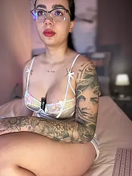 Pink Jazmin online show from April 8, 2026, 12:10 am