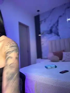 Pink Jazmin online show from May 22, 2026, 1:24 am