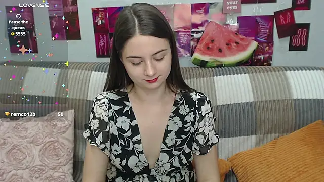 Snapshot of MilanaRoza chatting on July 18, 2026, 4:55 pm MilanaRoza online show from July 18, 2026, 4:55 pm