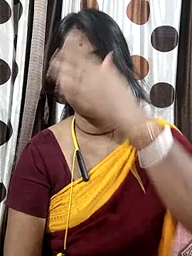 yoursweety09 online show from May 24, 2026, 12:04 am