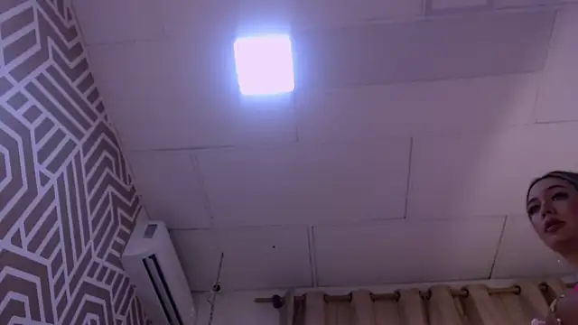 SashaDurante online show from April 6, 2026, 12:28 pm