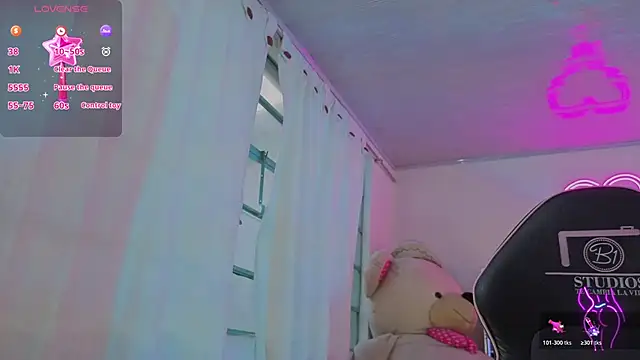 Laylafoxy tay online show from February 5, 2026, 11:48 am