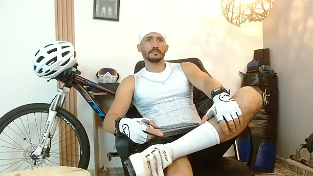 Reiko 85  online show from September 18, 2025, 2:30 pm