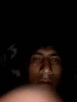 Snapshot of alexander32r chatting on January 11, 2026, 3:33 am alexander32r online show from January 11, 2026, 3:33 am