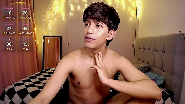 Snapshot of teobowny_ chatting on December 11, 2024, 8:39 pm teobowny online show from December 11, 2024, 8:39 pm