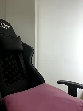 Snapshot of Thalibunny chatting on October 18, 2025, 8:20 pm Thalibunny online show from October 18, 2025, 8:20 pm