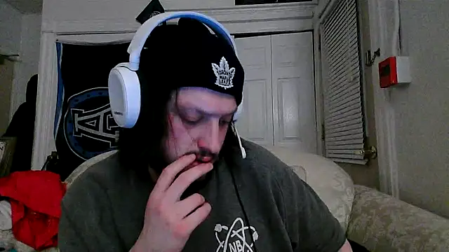 Snapshot of Marksoyer chatting on February 22, 2025, 5:55 am Marksoyer online show from February 22, 2025, 5:55 am