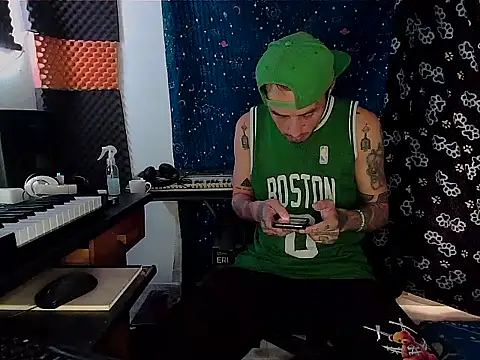 patrik tattoo  online show from February 10, 2025, 1:33 pm