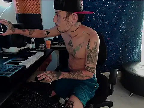 patrik tattoo  online show from February 17, 2025, 8:04 pm