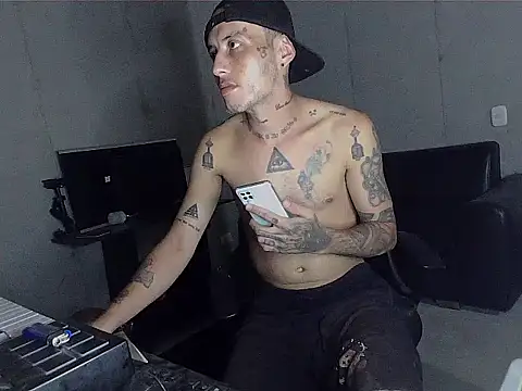 patrik tattoo  online show from February 9, 2026, 5:55 am