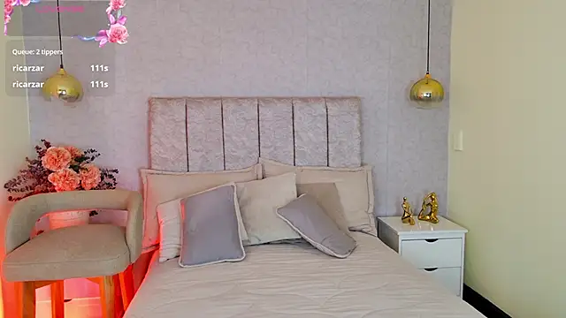 tutu milf online show from April 17, 2026, 7:06 pm