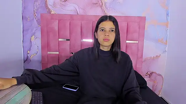 Snapshot of LizzMartin chatting on December 18, 2024, 7:19 pm LizzMartin online show from December 18, 2024, 7:19 pm