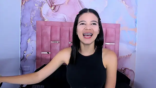 Snapshot of LizzMartin chatting on January 24, 2025, 7:07 pm LizzMartin online show from January 24, 2025, 7:07 pm