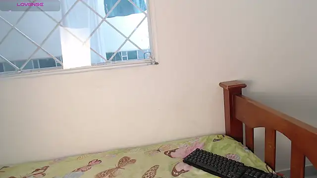 Lola sweeet18 online show from January 7, 2026, 11:45 am