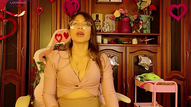 Snapshot of Jade_Zephyra chatting on February 16, 2026, 8:16 pm Jade Zephyra online show from February 16, 2026, 8:16 pm