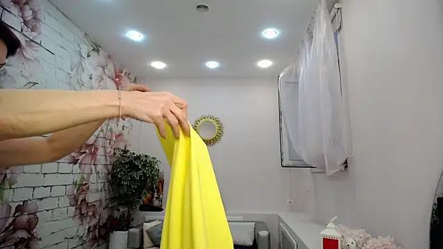 Cutie Asya online show from February 4, 2026, 4:40 am