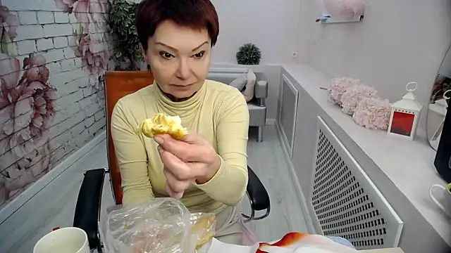 Snapshot of Cutie_Asya chatting on March 19, 2026, 4:16 am Cutie Asya online show from March 19, 2026, 4:16 am