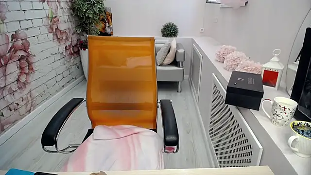 Snapshot of Cutie_Asya chatting on March 25, 2026, 4:18 am Cutie Asya online show from March 25, 2026, 4:18 am