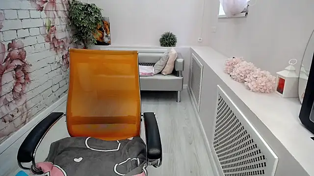 Snapshot of Cutie_Asya chatting on April 6, 2026, 4:32 am Cutie Asya online show from April 6, 2026, 4:32 am