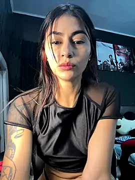 emilie xx  online show from November 30, 2025, 7:07 pm