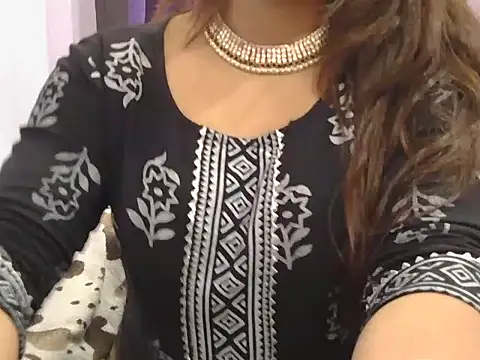 cutie-taara online show from March 12, 2025, 5:46 am