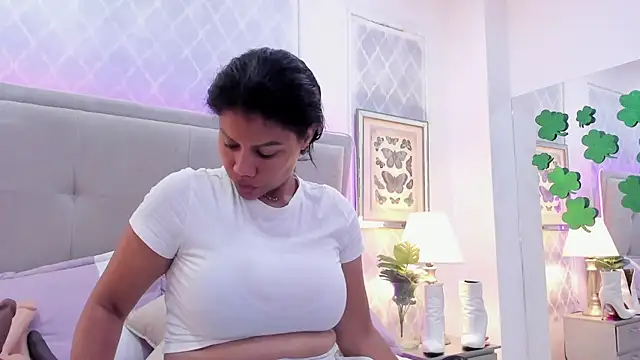 Snapshot of KarenGuzman_ chatting on March 19, 2025, 12:56 pm KarenGuzman online show from March 19, 2025, 12:56 pm