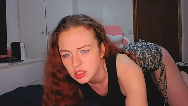 Snapshot of ENGLISHEMILY_69 chatting on February 2, 2026, 8:51 pm ENGLISHEMILY 69 online show from February 2, 2026, 8:51 pm