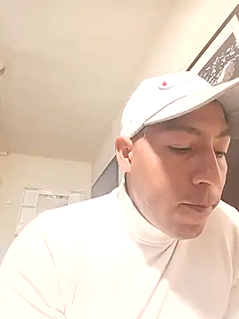 Reveldeseductor online show from April 7, 2026, 11:32 am