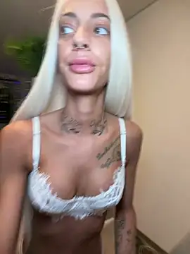 Snapshot of mrs_skinny_goddess chatting on April 8, 2026, 6:52 pm mrs skinny goddess online show from April 8, 2026, 6:52 pm