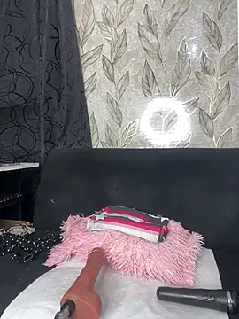 chiquimaturesexy online show from April 16, 2026, 9:50 pm