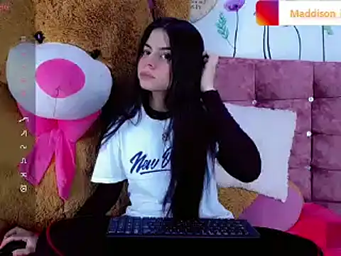 Snapshot of Madisson_Ivanova chatting on December 2, 2024, 3:58 am Madisson Ivanova online show from December 2, 2024, 3:58 am