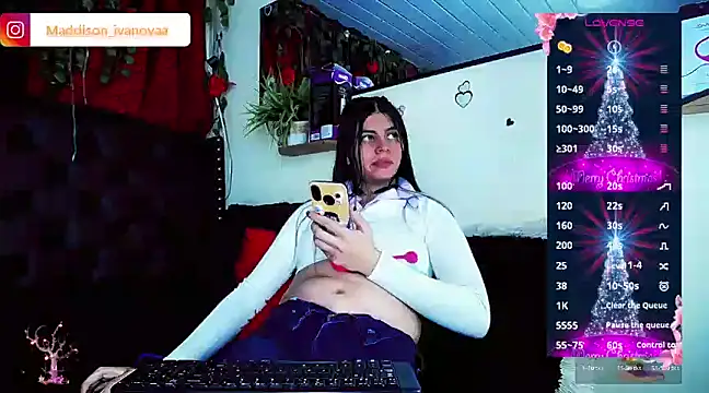 Snapshot of Madisson_Ivanova chatting on December 7, 2024, 5:26 am Madisson Ivanova online show from December 7, 2024, 5:26 am