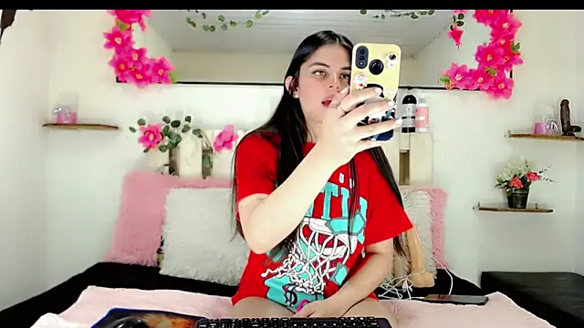 Snapshot of Madisson_Ivanova chatting on December 28, 2024, 5:44 am Madisson Ivanova online show from December 28, 2024, 5:44 am