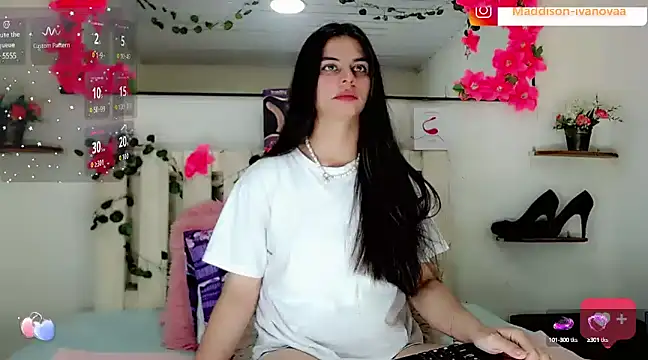 Snapshot of Madisson_Ivanova chatting on January 9, 2025, 5:13 am Madisson Ivanova online show from January 9, 2025, 5:13 am