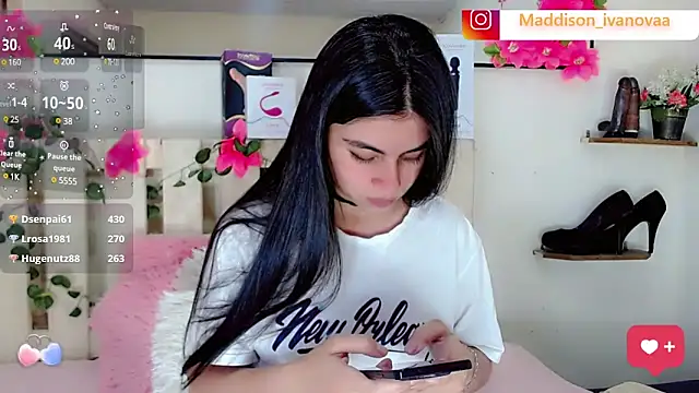 Snapshot of Madisson_Ivanova chatting on January 18, 2025, 12:04 pm Madisson Ivanova online show from January 18, 2025, 12:04 pm