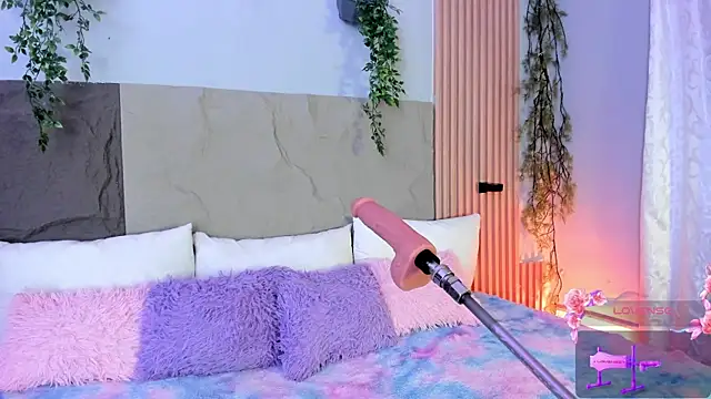 centaurigirl online show from April 15, 2026, 10:32 pm