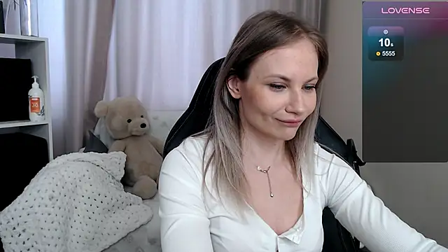 Sunny bunny6 online show from April 18, 2026, 5:11 am