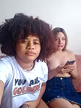 Snapshot of DANIELA_MICHEL chatting on December 4, 2024, 6:17 pm DANIELA MICHEL online show from December 4, 2024, 6:17 pm