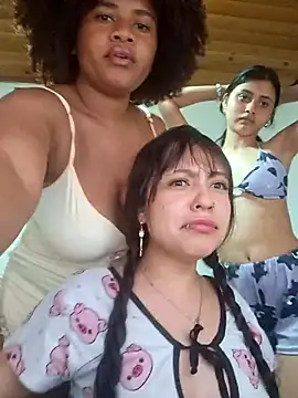 Snapshot of DANIELA_MICHEL chatting on March 1, 2025, 10:10 pm DANIELA MICHEL online show from March 1, 2025, 10:10 pm