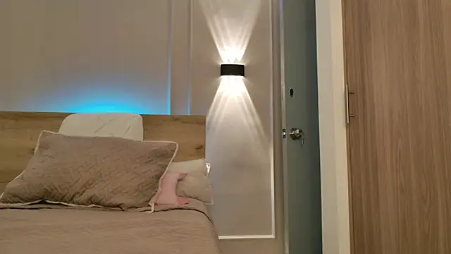 agussaenz online show from April 1, 2026, 11:35 pm