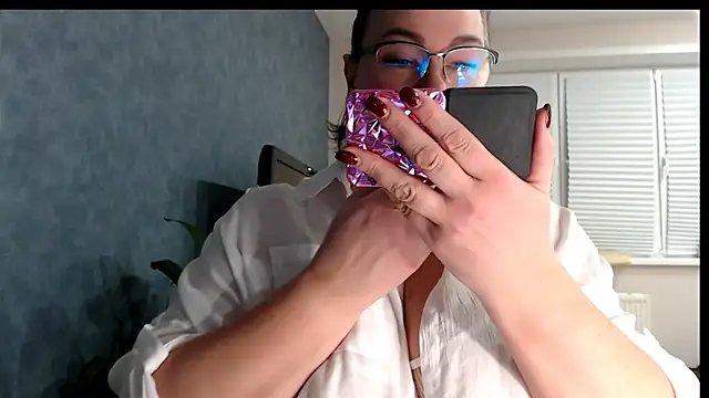 Nora Star online show from January 17, 2026, 7:06 pm