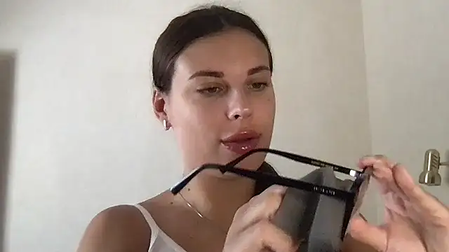 MoonriseGoddess online show from June 9, 2026, 8:37 am
