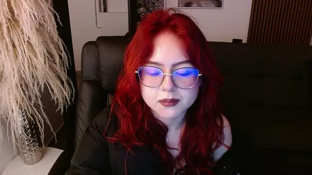 Snapshot of crimson_tati_ chatting on December 19, 2024, 9:51 am crimson tati online show from December 19, 2024, 9:51 am