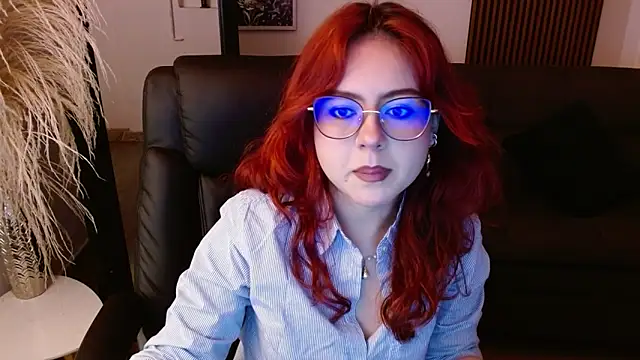 Snapshot of crimson_tati_ chatting on February 12, 2025, 4:33 am crimson tati online show from February 12, 2025, 4:33 am
