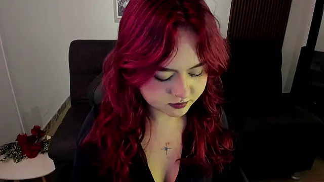 Snapshot of crimson_tati_ chatting on September 19, 2025, 4:03 am crimson tati online show from September 19, 2025, 4:03 am