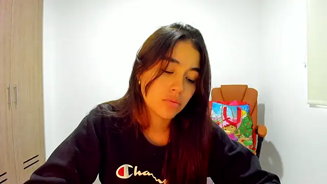 AriaMontgomery online show from March 2, 2025, 9:32 pm