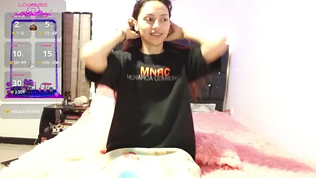 holy juli online show from February 23, 2025, 5:34 am