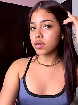 KellyOlsenbe online show from October 30, 2025, 9:15 pm